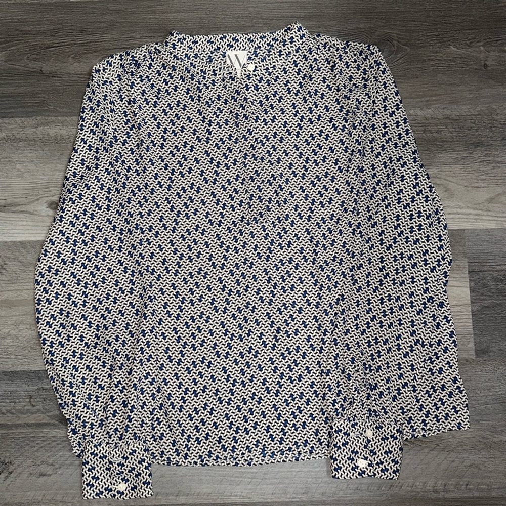 WORTHINGTON GEO PRINT HALF BUTTON BLOUSE!